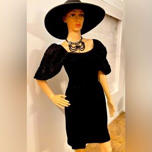 St. John Collection Elegant Black Designer Knit Dress with 🌟 Puffy sleeves 🌟